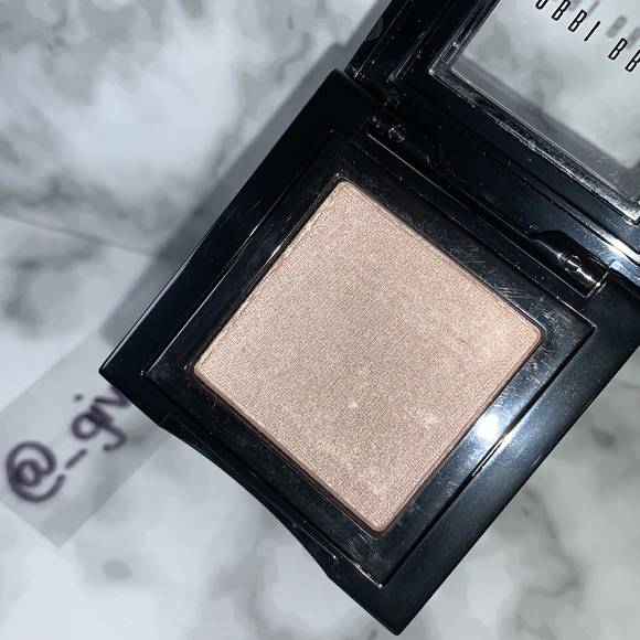 ASH (#4) Shimmer Wash Bobbi Brown Discontinued Eyeshadow - Picture 5 of 14